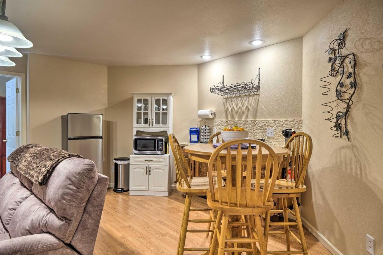 Convenient Apt With Fire Pit About Half-Mi To Lake! グローヴランド エクステリア 写真