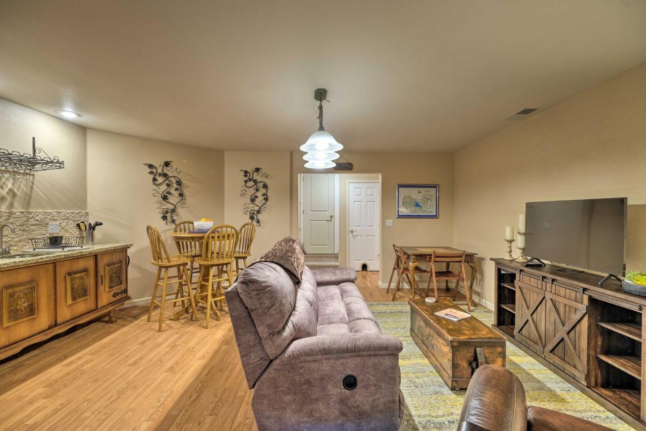 Convenient Apt With Fire Pit About Half-Mi To Lake! グローヴランド エクステリア 写真